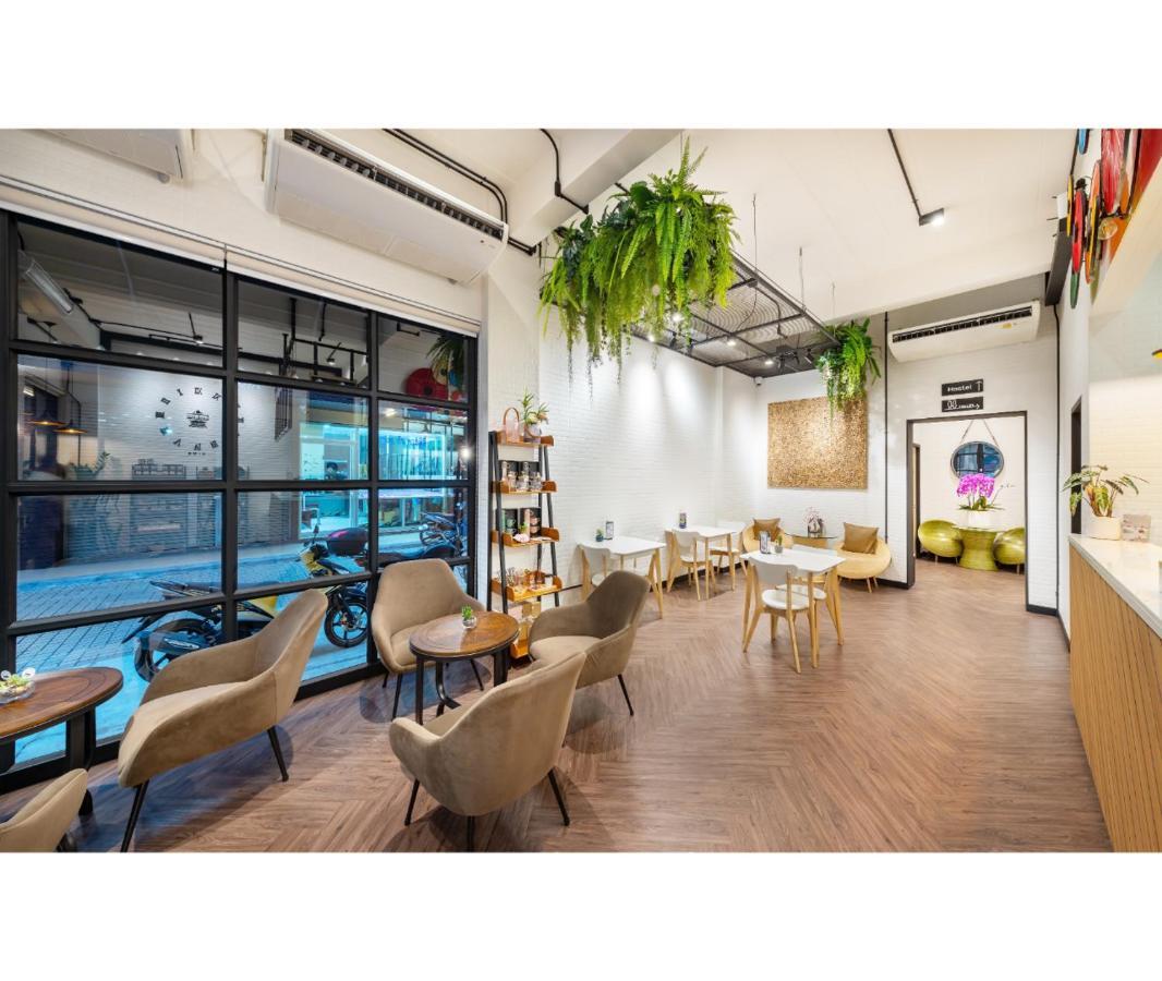 Siam Subway Hostel And Cafe 방콕 외부 사진