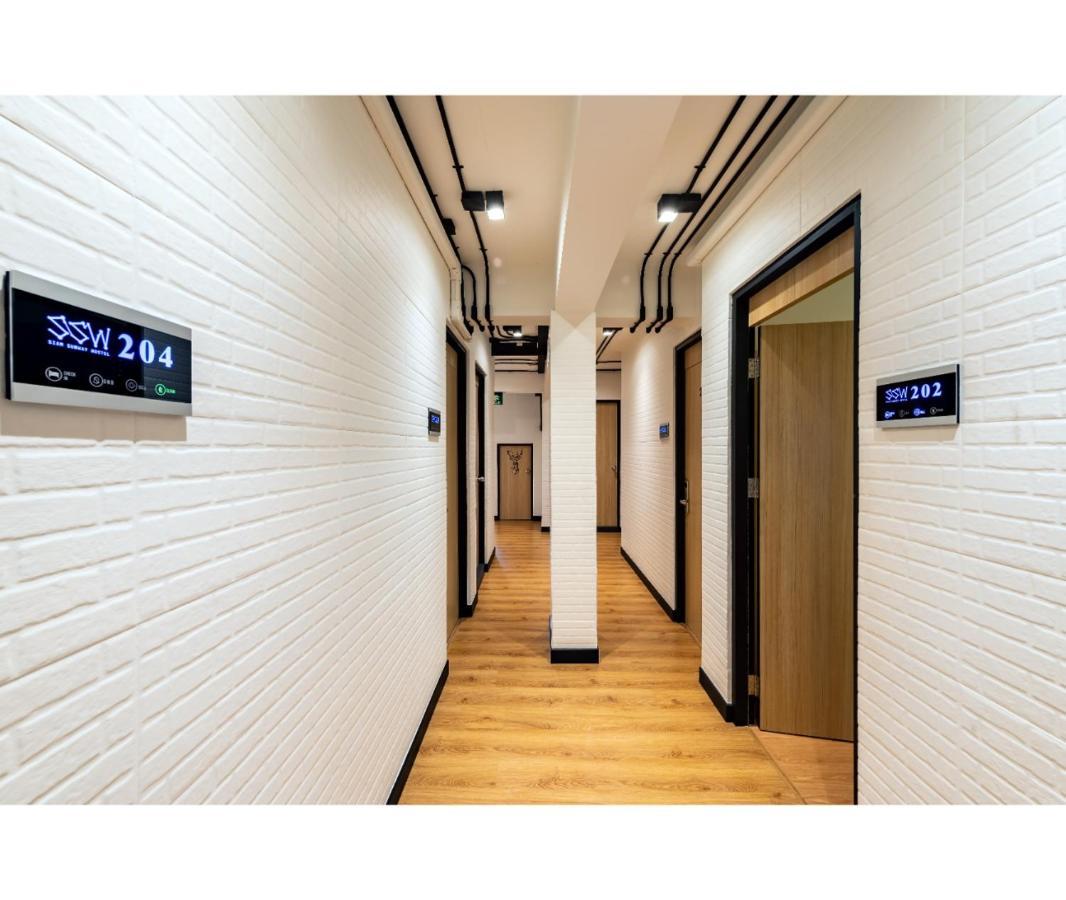 Siam Subway Hostel And Cafe 방콕 외부 사진